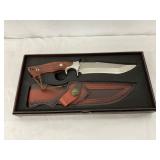 Hunting Knife with Wooden Handle