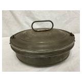 Oval Tin Cake Mold with Lid, 10in x 9in