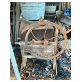 EARLY CORN SHELLER