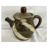BB Craig Pottery Swirl Pitcher with Lid, 7 Inches
