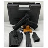 polymer frame, textured grip, Picatinny accessory rail, and three-dot sight system polymer frame, textured grip, Picatinny accessory rail, and three-dot sight system