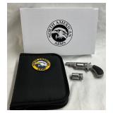two interchangeable cylinders for .22 Magnum and .22 LR cartridges