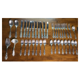 A Beautiful Marriage Online Auction by Caring Transitions - Ends 7/28!