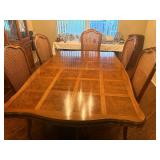 Dining Room Table With 2 Leafs, Padding And Chairs