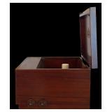 Orthophonic High Fidelity RCA Victor Record Player / Portable Vintage RCA Victor Record Player