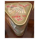 Variety of Vintage Vanity Products including Chen Yu