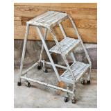 Rolling 3-Step Platform