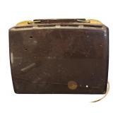 L - Vintage RCA Victor Tabletop Radio