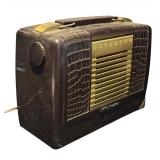 L - Vintage RCA Victor Tabletop Radio