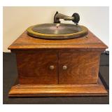 LR - Victor Talking Machine Co. VV-VI Antique Phonograph Turntable