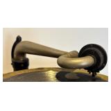LR - Victor Talking Machine Co. VV-VI Antique Phonograph Turntable