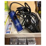 S - Andis Power Groom Clipper with Ceramic Edge Blades and Accessories