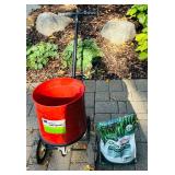 G - Scotts Broadcast Lawn Spreader and Turf Builder Grass Seed Mix