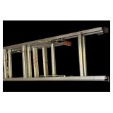 G - White Metal 10 Foot Aluminum Extension Ladder Type III 200lb Rated