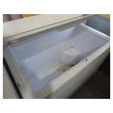 Magic Chef Chest Freezer 27"x46"x35"