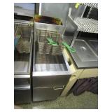 Dean Gas Deep Fryer 16"x29"x45"