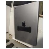 (3) iPads