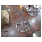 (4) Condiment/Menu Holders (4) Paper Towel Holders
