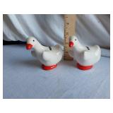 Ceramic Goose Salt and Pepper Shakers Nashville Tennessee Souvenir