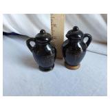 Salt and pepper shaker set