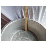 Comet Aluminum Cookware including Large Pot, Medium Pot, Small Pot with Lids