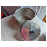 Comet Aluminum Cookware including Large Pot, Medium Pot, Small Pot with Lids