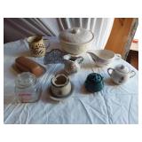 Assorted Vintage Kitchenware Items including Hearthside Potter