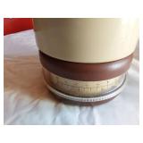 Hanson Utility Scale and Vintage Kitchen Scale with Bowl