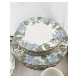 METLOX "Poppytrail" Stoneware Dinnerware Set with Blue Grape Pattern, 27 Pieces