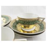 WWI KPM (Königliche Porzellan-Manufaktur) Set of 4 Porcelain Tea Cups with Saucers and Plates Gold and Green Ivy Design