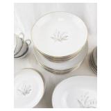 Kaysons Fine China Golden Rhapsody 1961 Dinnerware Set, 37 Pieces