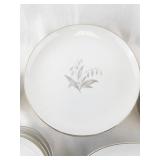 Kaysons Fine China Golden Rhapsody 1961 Dinnerware Set, 37 Pieces