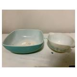 Vintage Pyrex Mixing Bowls - Turquoise & Patterned Design