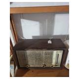 Vintage Zenith Solid State FM/AM Radio with Wood Cabinet