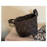 Woven Felt Storage Basket with 2 Throw Blankets