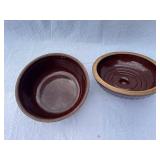 Ceramic Kitchenware Collection: Bread Loaf Pans, Square Plates with Stand, Vintage Brown Mixing Bowl with Lid, and Quilted Placemats