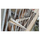 Roof Trusses (38) See Information in Pictures.