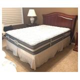 MB - Elegant Queen Wooden Headboard