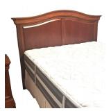 MB - Elegant Queen Wooden Headboard