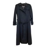 LL - Burberrys Black Trench Coat with Belt and Plaid Lining