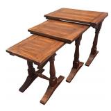LL - Set of 3 Oak Nesting Tables with Turned Legs