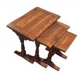LL - Set of 3 Oak Nesting Tables with Turned Legs