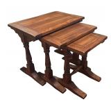LL - Set of 3 Oak Nesting Tables with Turned Legs