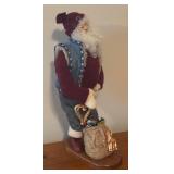 LL - Festive Santa Holiday Decor