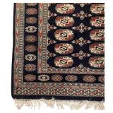 LL - Handwoven Oriental Rug with Geometric Pattern