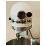 LL - Hobart KitchenAid Stand Mixer with Bowl and Attachments