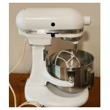 LL - Hobart KitchenAid Stand Mixer with Bowl and Attachments