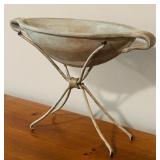 LL - Decorative Vintage-Style Metal Bowl with Iron Stand