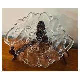 LL - Set of 3 Pressed Glass Serving Bowls with Floral Pattern