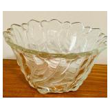 LL - Set of 3 Pressed Glass Serving Bowls with Floral Pattern